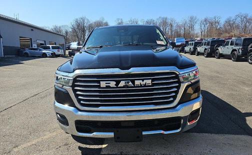 Diamond Black Crystal Pearlcoat 2025 RAM 1500 Laramie