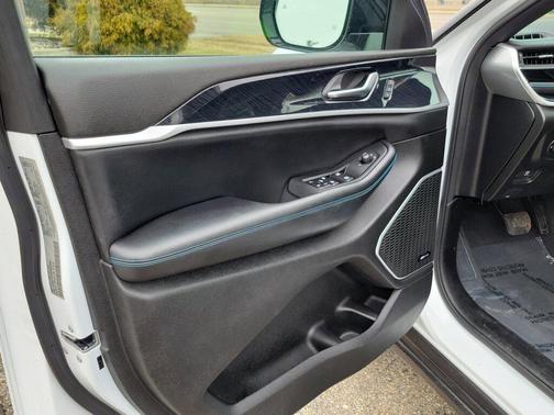 2023 Jeep Grand Cherokee 4xe Trailhawk