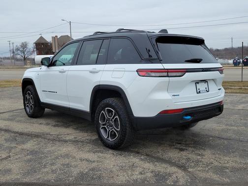 Bright White Clearcoat 2023 Jeep Grand Cherokee 4xe Trailhawk