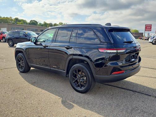 2024 Jeep Grand Cherokee Altitude