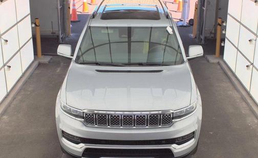 Silver Zynith 2022 Jeep Grand Wagoneer Series II 4x4