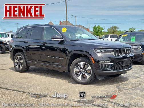 Diamond Black Crystal Pearlcoat 2023 Jeep Grand Cherokee 4xe Base