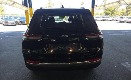 Diamond Black Crystal Pearlcoat 2023 Jeep Grand Cherokee 4xe Base