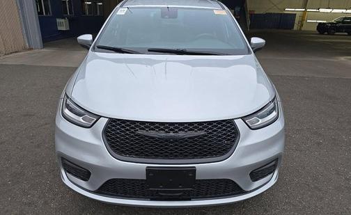 Silver Mist Clearcoat 2023 Chrysler Pacifica Touring L