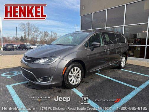 2017 Chrysler Pacifica Touring-L