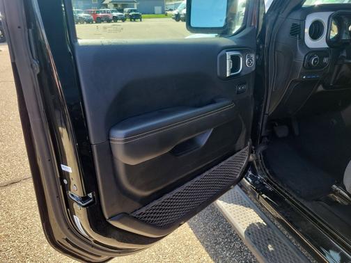 Black Clearcoat 2025 Jeep Wrangler 4xe Sahara