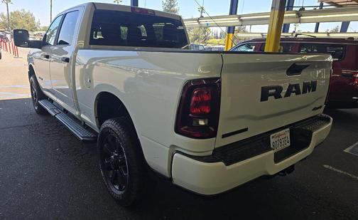 Bright White Clearcoat 2025 RAM 2500 Big Horn Crew Cab 4x4 6'4' Box
