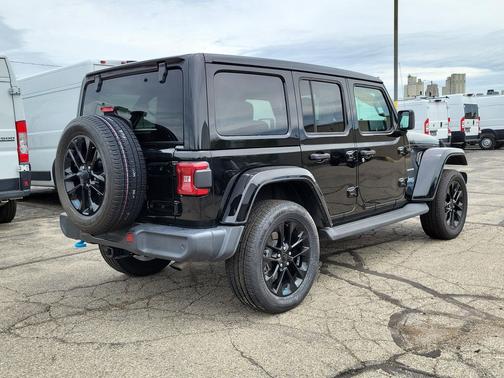 Black Clearcoat 2022 Jeep Wrangler Unlimited 4xe Sahara