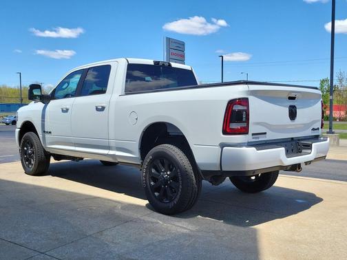 Bright White Clearcoat 2024 RAM 2500 Big Horn Crew Cab 4x4 6'4' Box