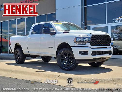 Bright White Clearcoat 2024 RAM 2500 Big Horn Crew Cab 4x4 6'4' Box