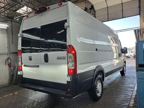 Bright White Clearcoat 2025 RAM ProMaster 3500 High Roof