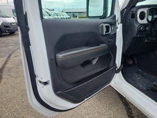 Bright White Clearcoat 2025 Jeep Wrangler 4xe Sahara