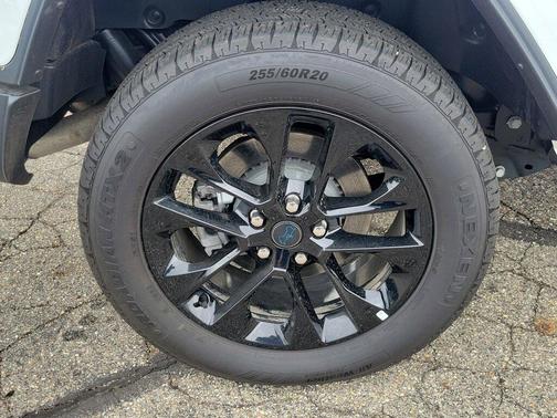 Bright White Clearcoat 2025 Jeep Wrangler 4xe Sahara