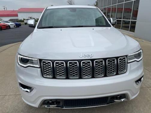 Photo 2 of 8 of 2018 Jeep Grand Cherokee Overland