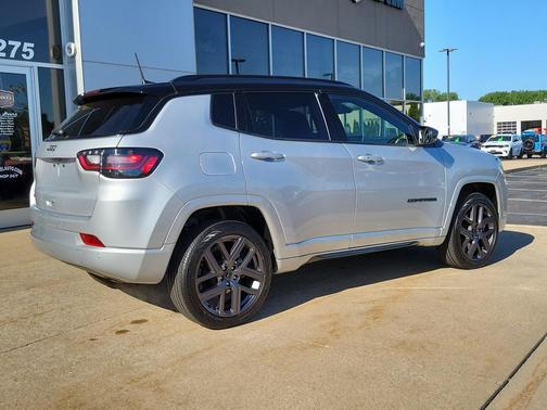 Silver Zynith Metallic Clearcoat 2025 Jeep Compass Limited