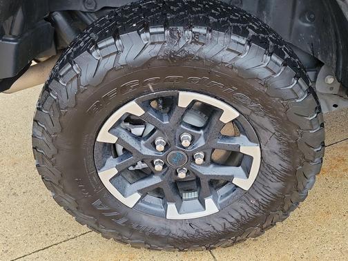 Granite Crystal Metallic Clearcoat 2025 Jeep Wrangler 4xe Rubicon
