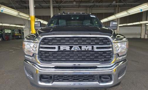 Diamond Black Crystal Pearlcoat 2024 RAM 2500 Tradesman Crew Cab 4x4 8' Box