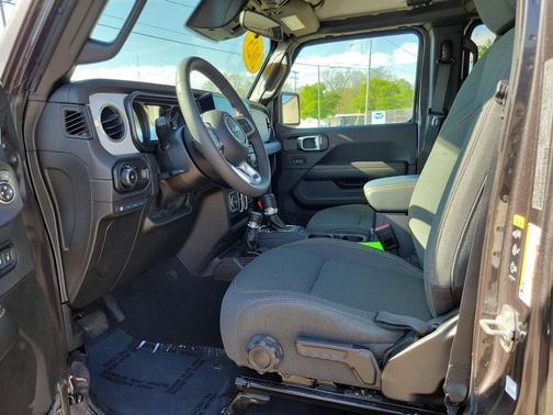 Granite Crystal Metallic Clearcoat 2025 Jeep Wrangler 4xe Sahara