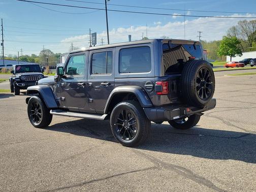Granite Crystal Metallic Clearcoat 2025 Jeep Wrangler 4xe Sahara