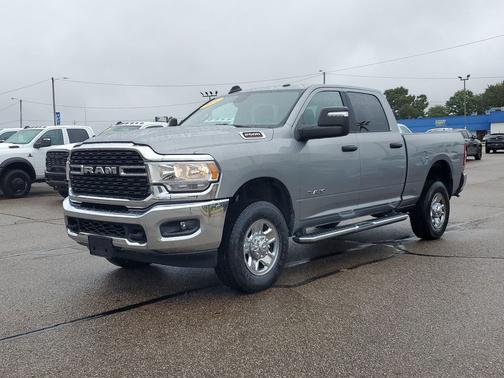 2024 RAM 2500 Big Horn Crew Cab 4x4 6'4' Box