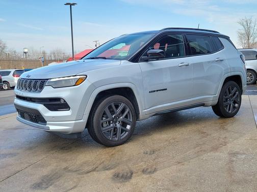 Silver Zynith Metallic Clearcoat 2025 Jeep Compass Limited
