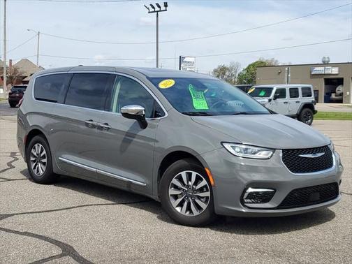 2023 Chrysler Pacifica Hybrid Limited