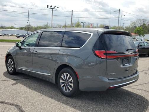 2023 Chrysler Pacifica Hybrid Limited