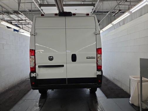 2025 RAM ProMaster 2500 Tradesman