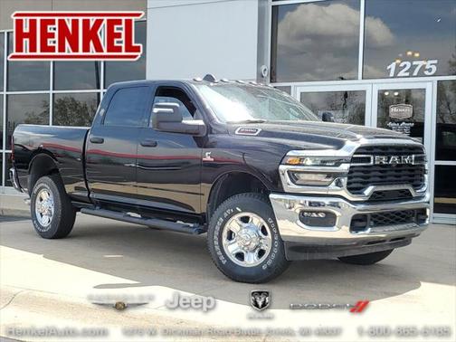 2025 RAM 2500 Tradesman Crew Cab 4x4 6'4' Box