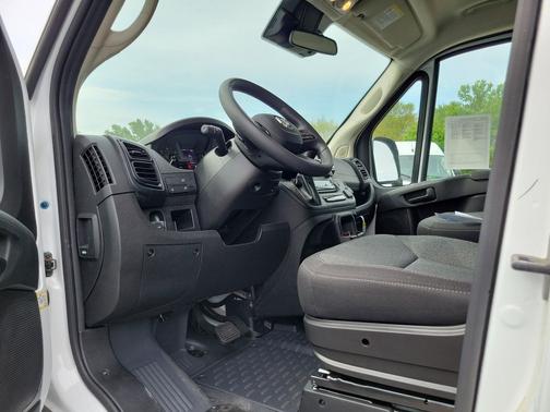 Bright White Clearcoat 2025 RAM ProMaster 1500 Low Roof