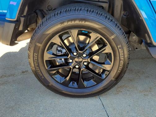Hydro Blue Pearlcoat 2022 Jeep Wrangler Unlimited 4xe Sahara