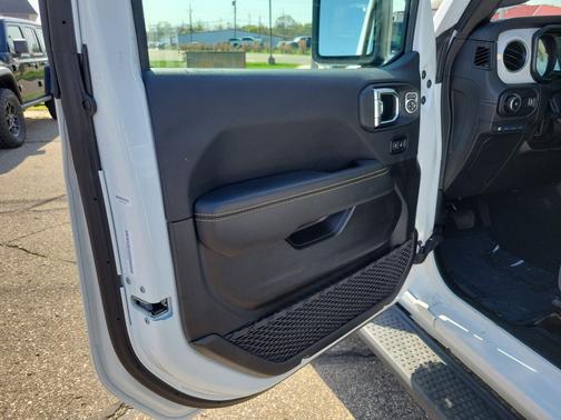 Bright White Clearcoat 2025 Jeep Wrangler 4xe Sahara