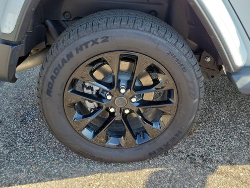 Bright White Clearcoat 2025 Jeep Wrangler 4xe Sahara