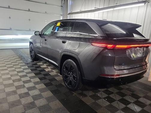 2024 Jeep Wagoneer S Launch Edition