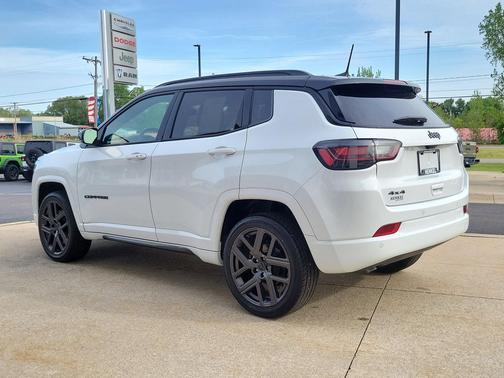 Bright White Clearcoat 2025 Jeep Compass Limited
