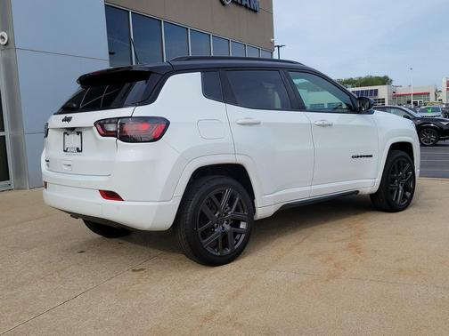 Bright White Clearcoat 2025 Jeep Compass Limited