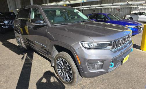 Baltic Gray Metallic Clearcoat 2022 Jeep Grand Cherokee 4xe Overland