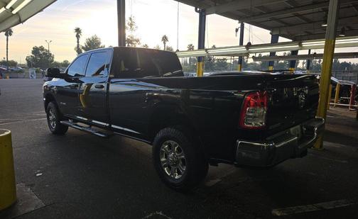 2022 RAM 3500 Big Horn Crew Cab 4x4 8' Box