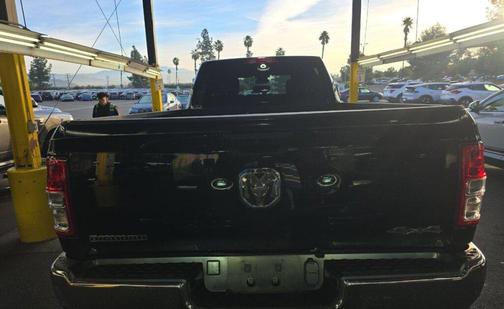 2022 RAM 3500 Big Horn Crew Cab 4x4 8' Box