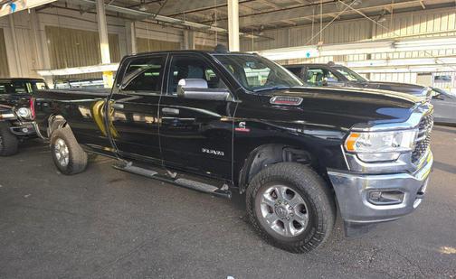 2022 RAM 3500 Big Horn Crew Cab 4x4 8' Box