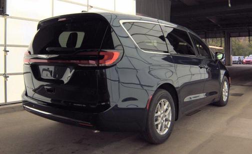 2025 Chrysler Pacifica L
