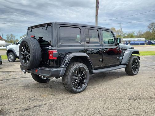 Black Clearcoat 2021 Jeep Wrangler Unlimited 4xe Sahara