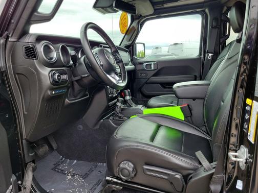 Black Clearcoat 2021 Jeep Wrangler Unlimited 4xe Sahara