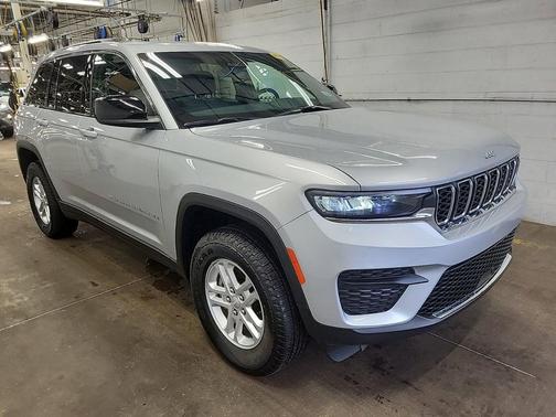 Silver Zynith 2025 Jeep Grand Cherokee Laredo