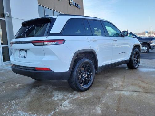 2024 Jeep Grand Cherokee Altitude