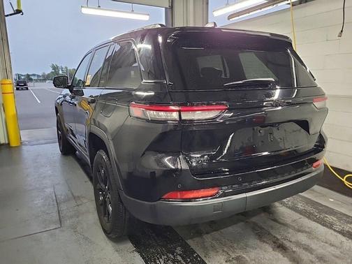 2024 Jeep Grand Cherokee Altitude