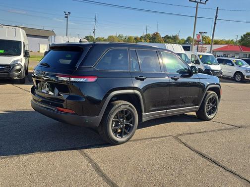 2024 Jeep Grand Cherokee Altitude