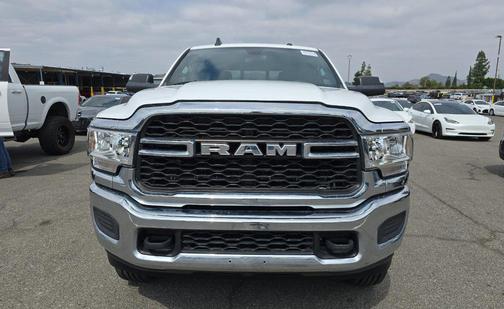 2022 RAM 3500 Tradesman Crew Cab 4x4 8' Box