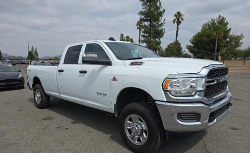 2022 RAM 3500 Tradesman Crew Cab 4x4 8' Box