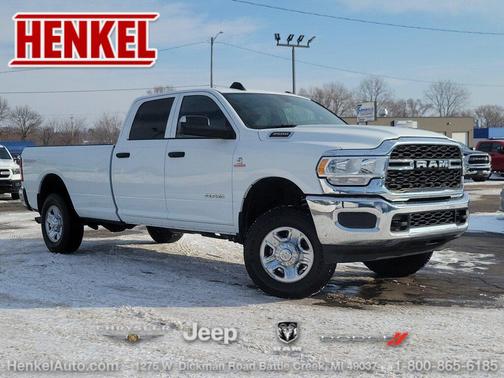 2022 RAM 3500 Tradesman Crew Cab 4x4 8' Box